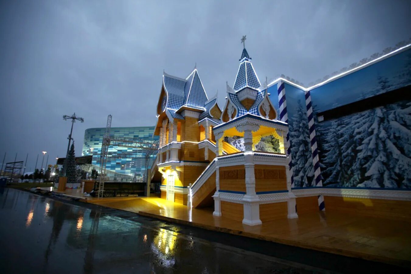 Южная резиденция деда мороза сочи. Южная резиденция деда мороза сочи. Резиденция деда мороза в сочи в дендрарии. Резиденция деда мороза ахун. Летняя резиденция деда мороза в сочи.