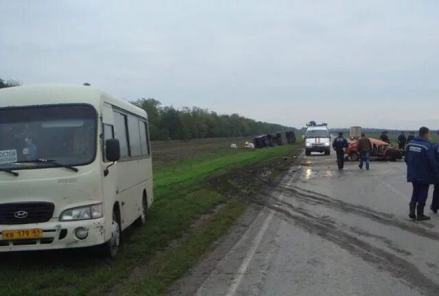 Маршрутка ростов сальск. ДПЧС Ростовской области. Чистоозёрное Ростовская область автобус. Авария на трассе Журавка Чистоозерного. Трасса Ростов Ставрополь.