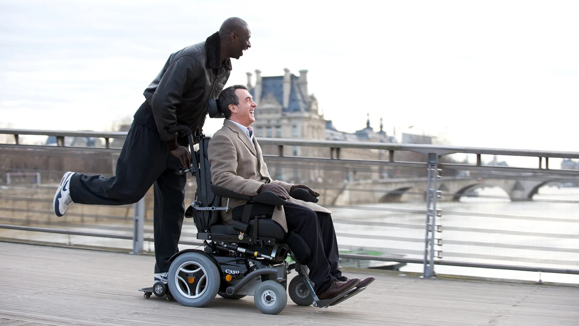 1+1 Неприкасаемые. Intouchables (2011). +1 (Неприкасаемые) (intouchables) 2011. Омар си Дрисс. Слушать станет легче