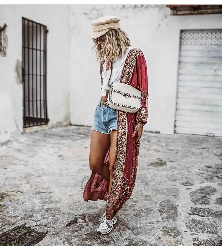 Pin by Larisa Volkov on platia Fashion pictures, V dress, Fashion