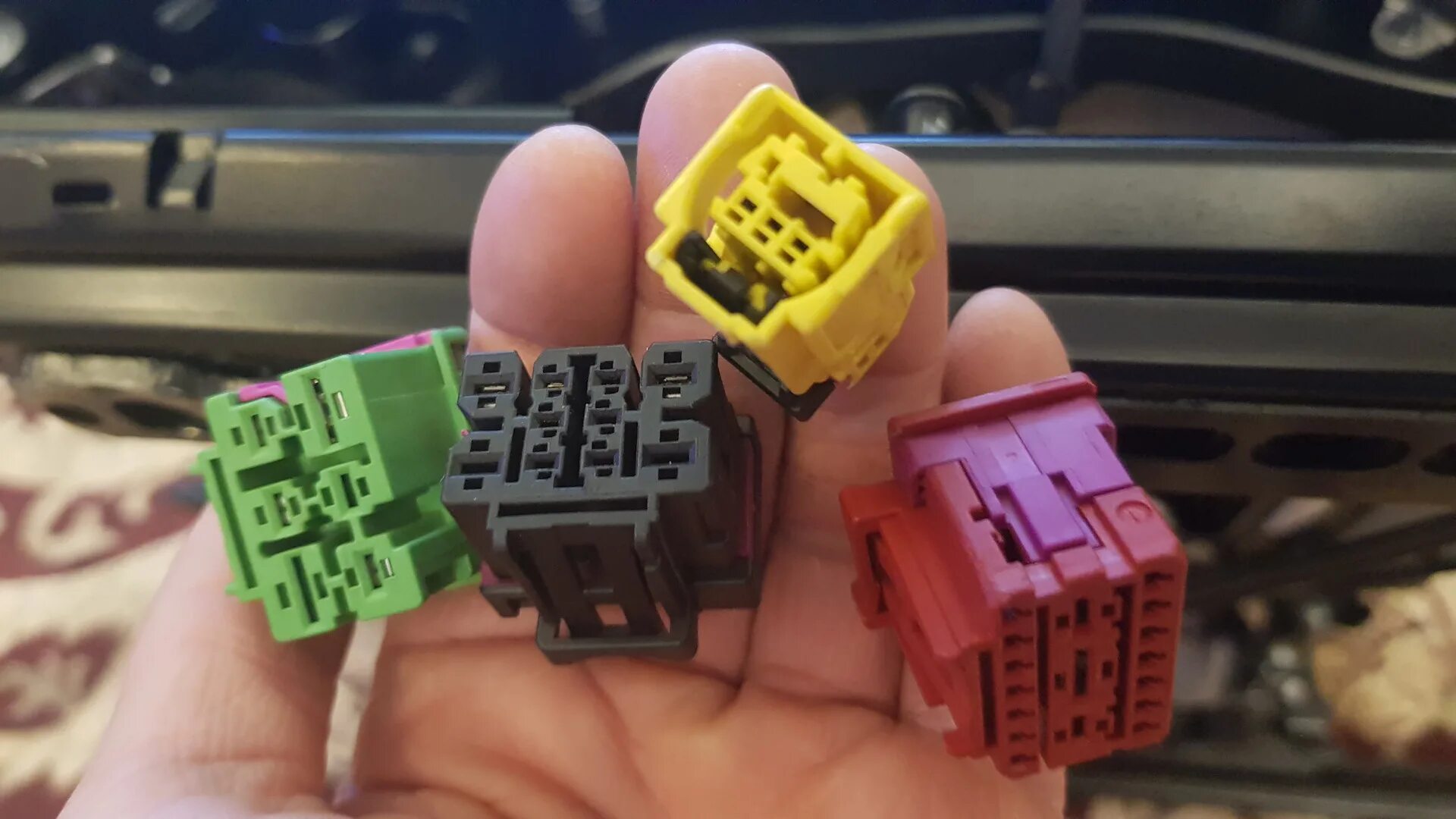 разъём фары ауди а6 с5. разъем 6 контактов ауди а6 с6.