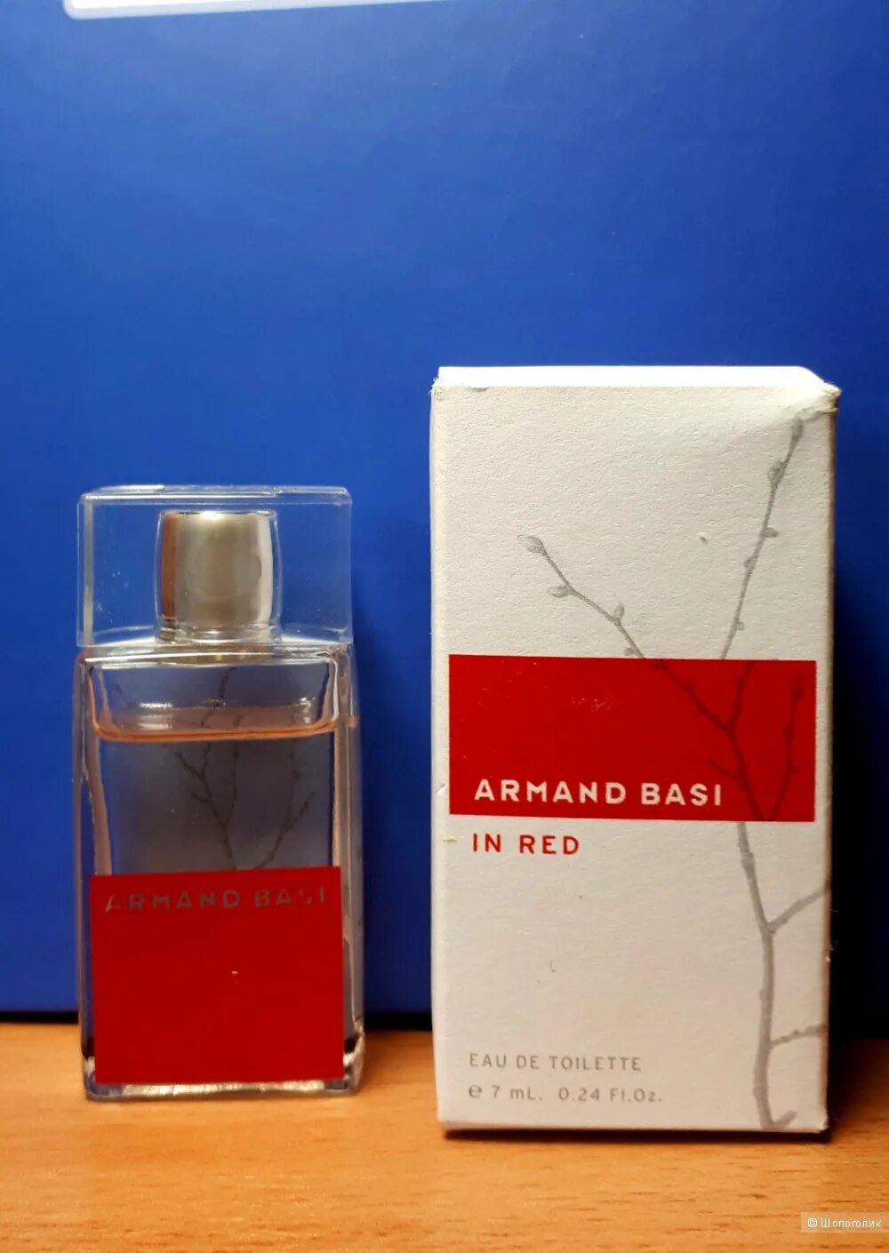 Armand basi uniform don t look. Armand basi 5 ml. armand basi in red миниатюра. armand basi in red 8 ml. armand basi in red миниатюра спрей.