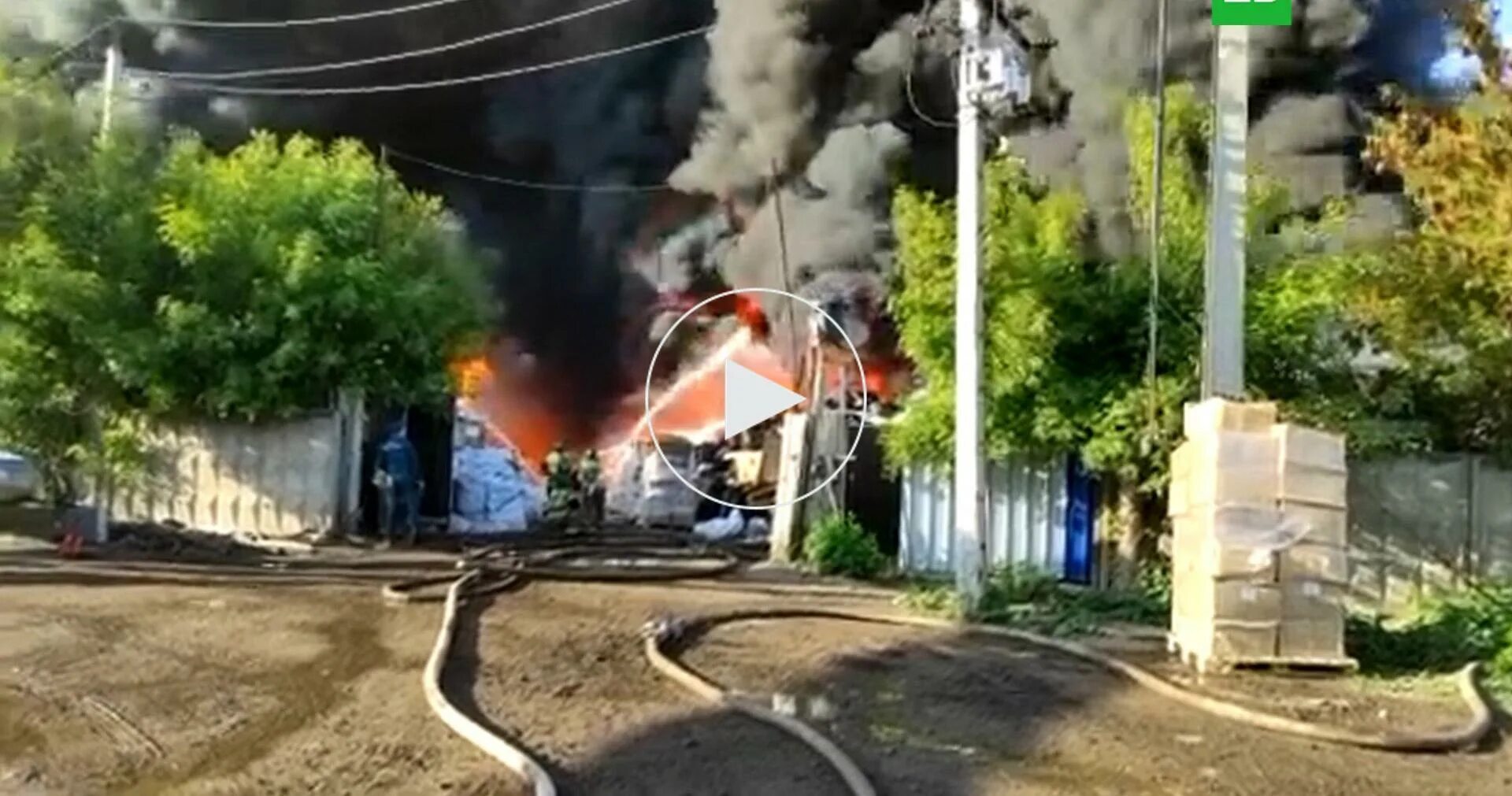 Что горит в челнах сейчас. Набережные челны пожар. пожар в набережных челнах. лесоцех набережные челны. пожар в набережных челнах вчера.