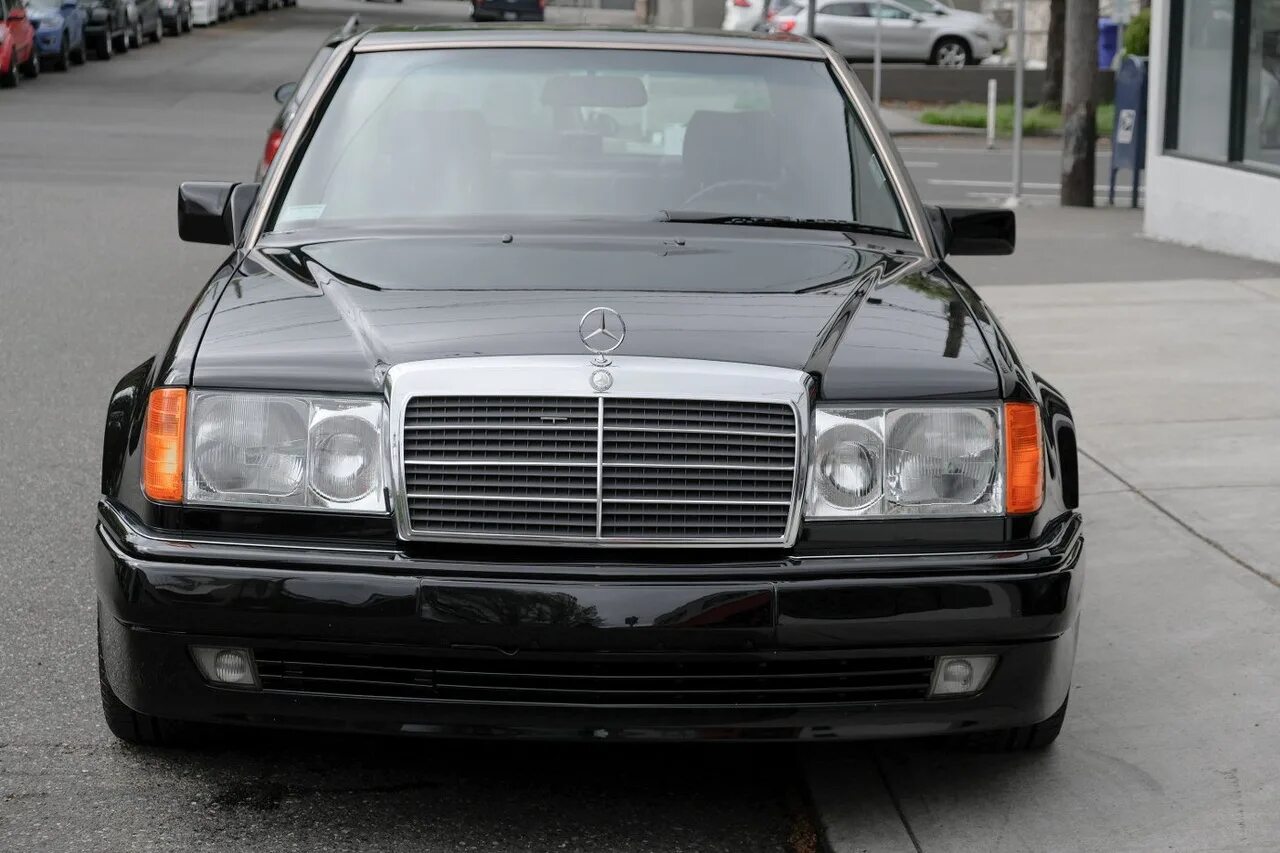 Мерседес е500 w124. Mercedes w124 e500 волчок. Mercedes benz w124 e500. Мерседес бенц 124 амг. Е500.