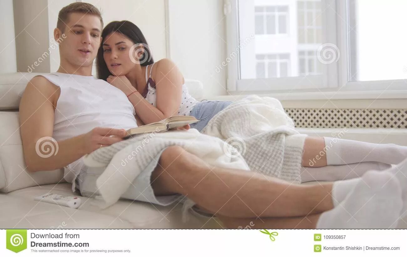 Утешает сидя на кровати. Sleep on lap. Siblings sitting on the sofa. Sit on lap. Head on lap.