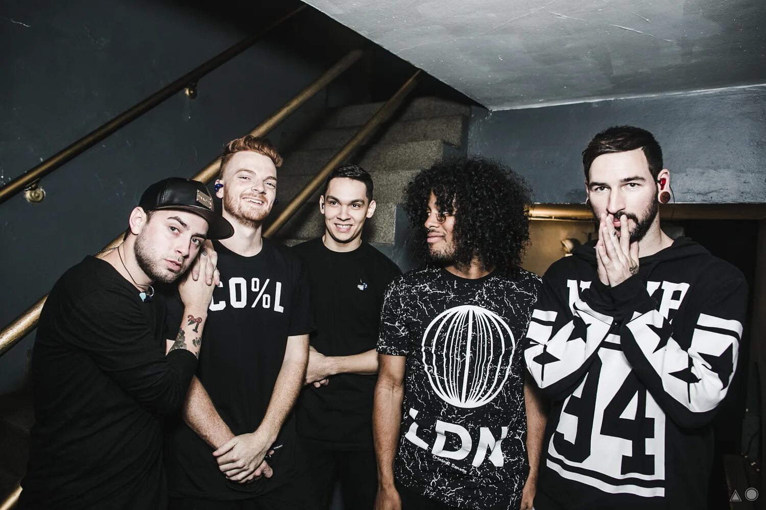 Issues группа. Группа Headspace. Doublespeak Myka, relocate. Issue картинка. Live issue