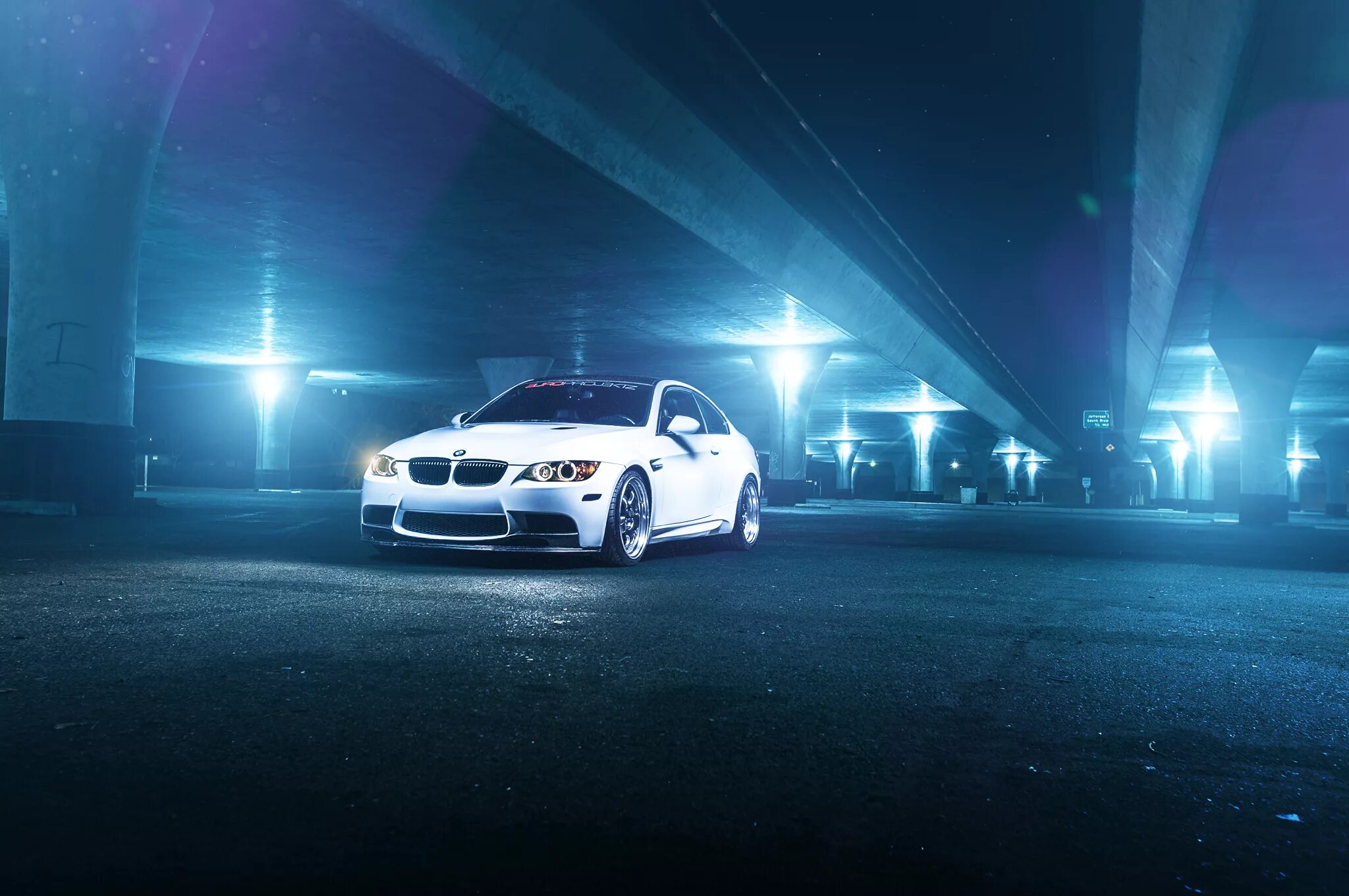 BMW m3 белая. BMW m3 e92 White. BMW e92 Night. BMW e92 неон. Машина фон для гачи