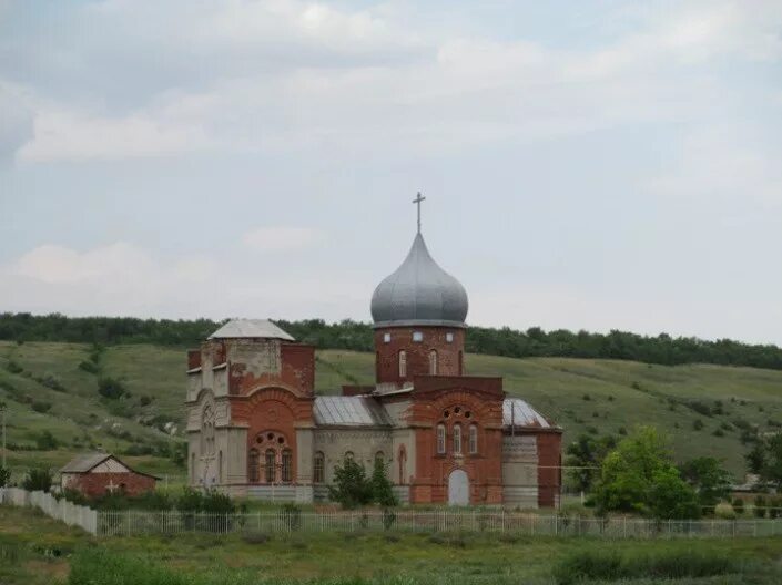 Луганская область красная. Село красное луганская область монастырь. Церковь в селе красном лнр. Село красное луганск монастырь. Луганская область красная.