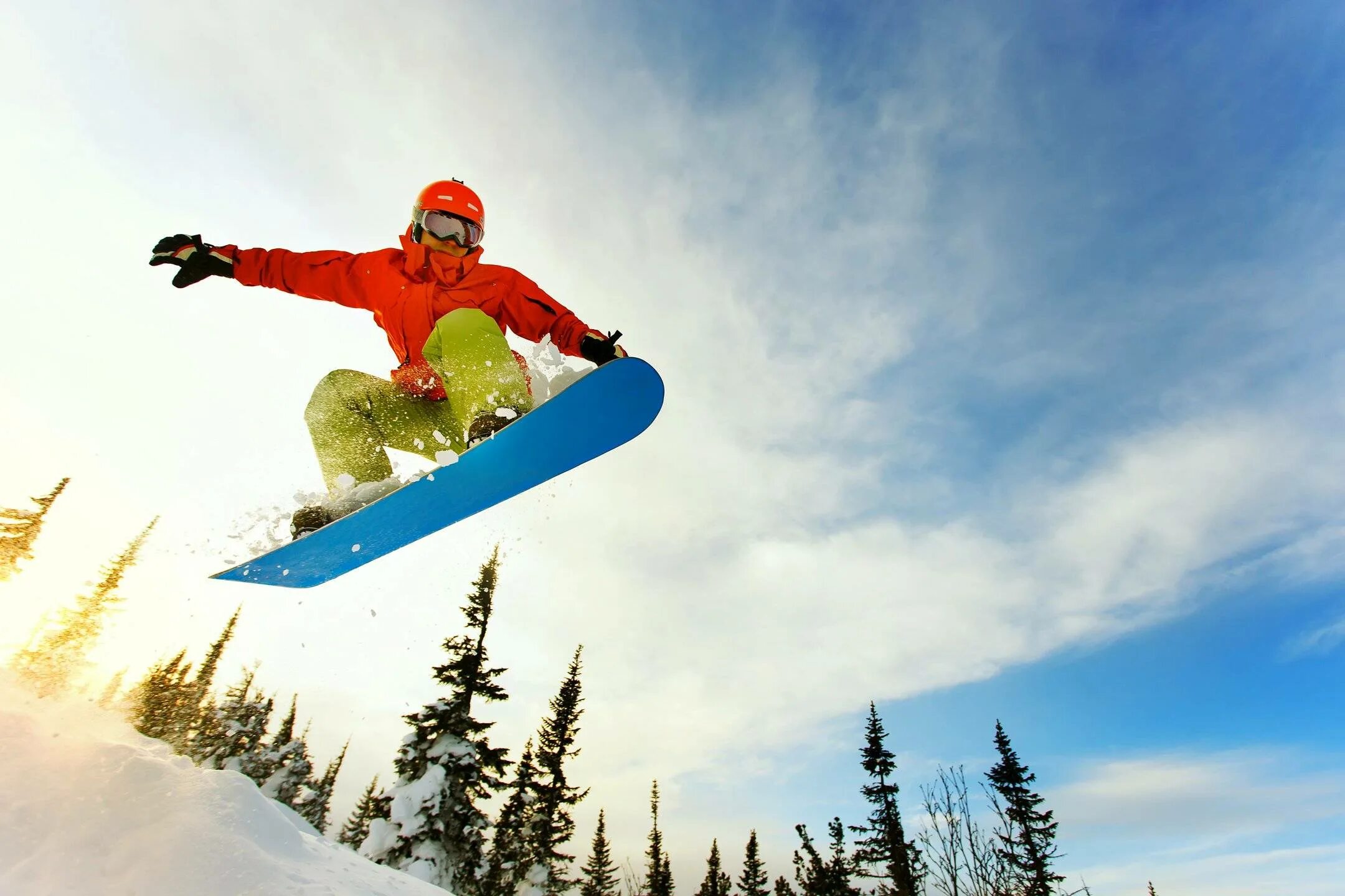 Фристайл сноуборд катания. Трэвис Райс сноубордист. Зимний спорт. Трюки на сноуборде. Snowboarding sport