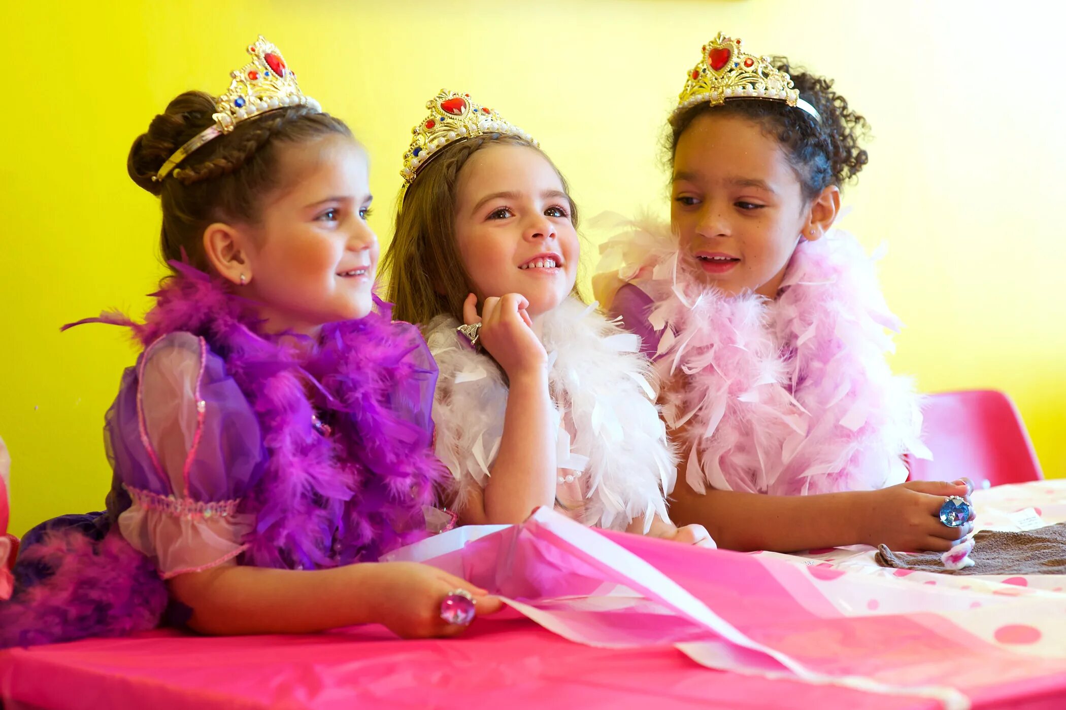 Детский праздник. Фотосессия 10 лет день рождение. Празднование дня рождения ребенка. С днём рождения ребёнку. Как провести 10 лет девочке.