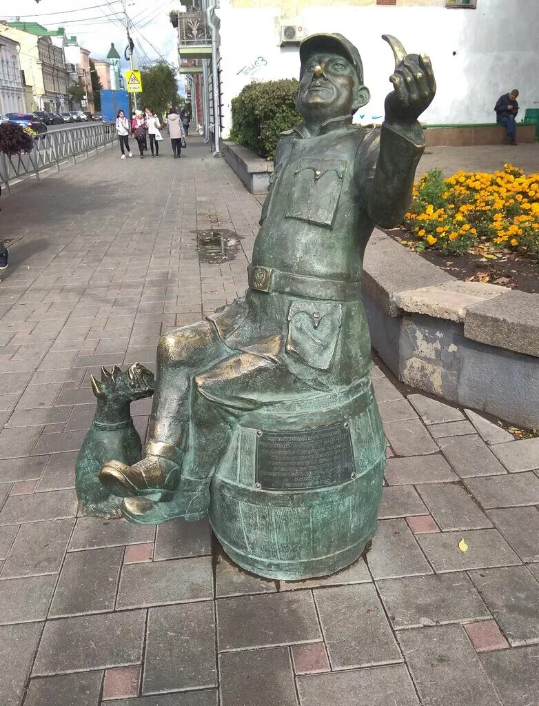 памятник григорию засекину в самаре. памятник солдату швейку (самара). памятник юрию деточкину в самаре. памятник интернетчику в самаре. памятник пивовару самара.