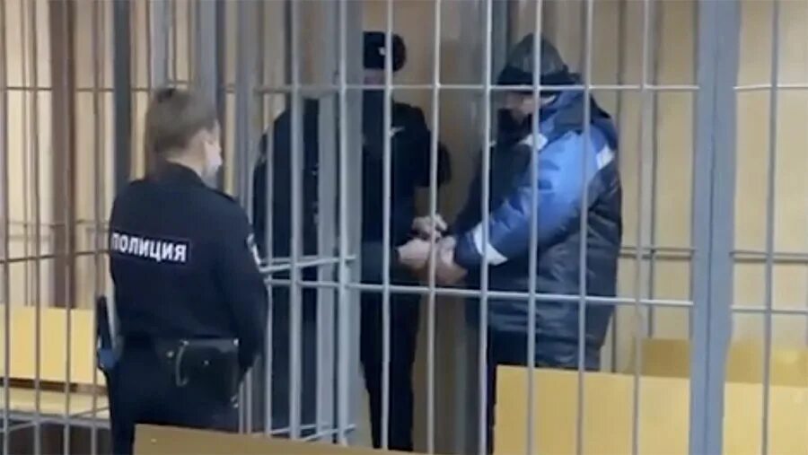 Ребенок под домашним арестом. Ребенок под домашним арестом. Ребенок под домашним арестом. Девушка арестована в суде. Ребенок под домашним арестом.