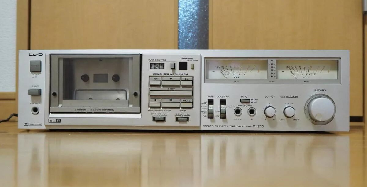 Hitachi (lo-d) d-980. Hitachi d-90s лпм. Hitachi 9 кассетная дека. Hitachi d-w 9 кассетная дека. Кассетная дека хитачи 95.