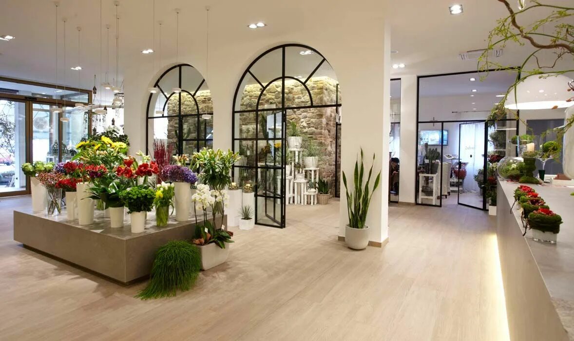 Интерьер цветочного салона. Освещение в магазине цветов. Boutique цветы. Интерьер магазина цветов. Цветочный салон.