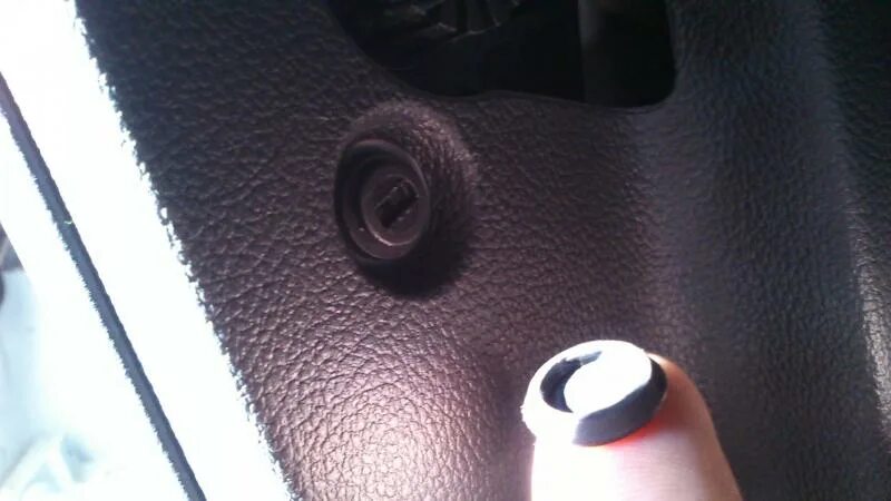 Рапид снятие обшивки двери. Снять обшивку двери рапид. Обшивка двери skoda rapid. Обшивки шкода рапид. Водительская дверь шкода октавия а5.