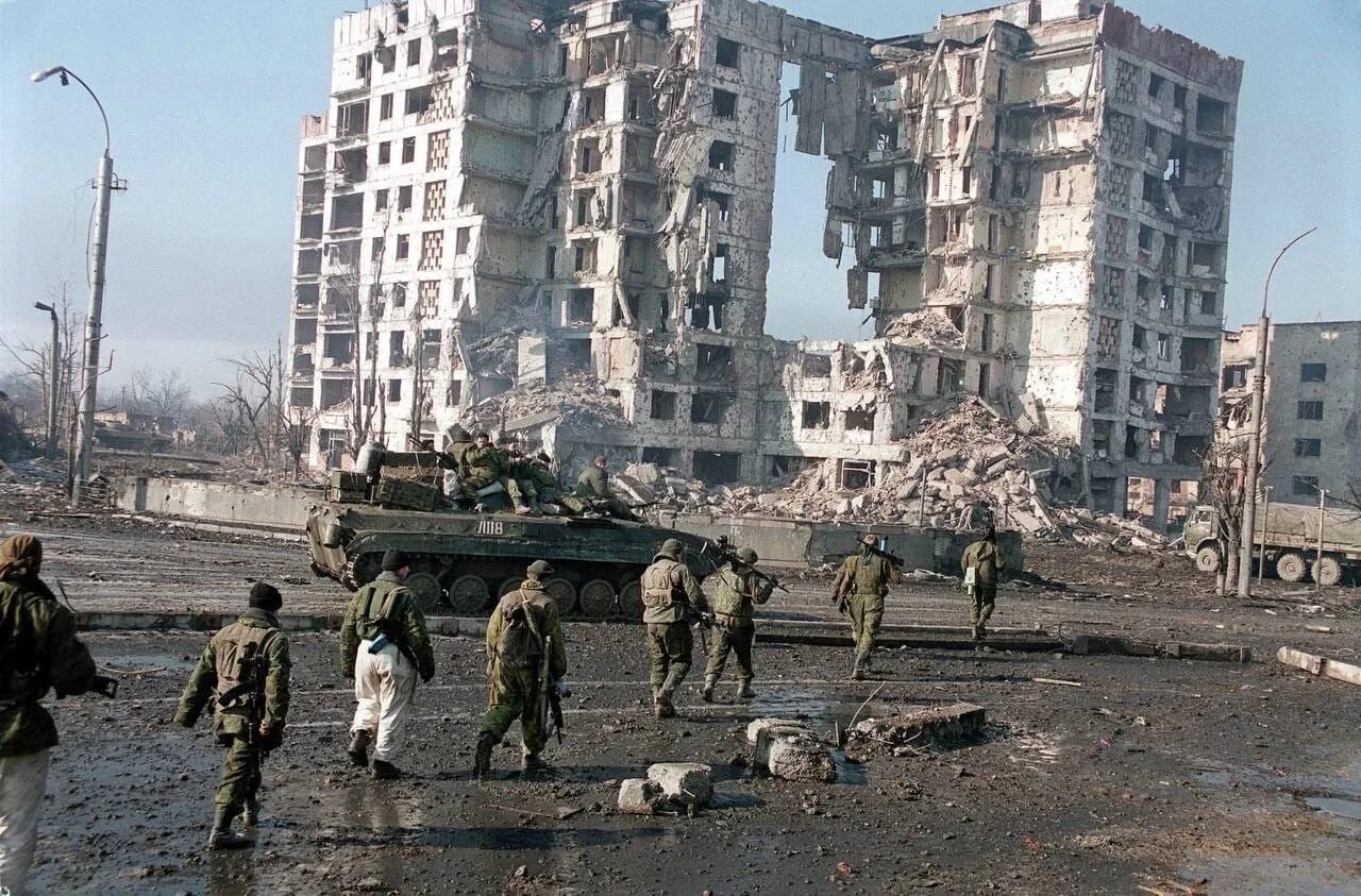 1994 г организация. Дворец Дудаева штурм Грозного 1995. Чечня штурм Грозного 1994 1995.