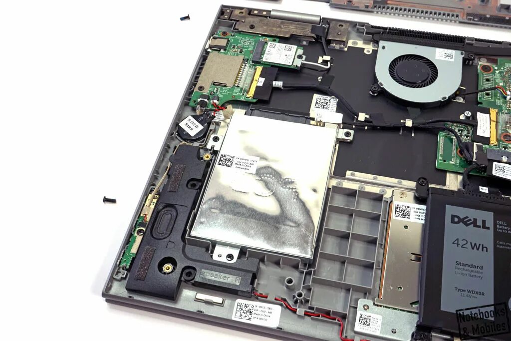 Dell inspiron 15 5558. Dell inspiron 5700 внутренности. Dell inspiron 15 p66f001. Разъем dell inspiron 15. Dell inspiron 5500u комплектующие.