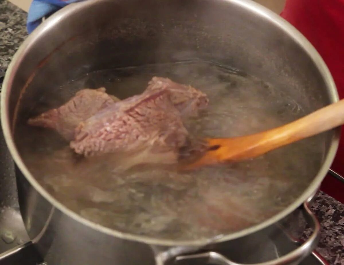 Говяжья вырезка схема разделки туши. Сколько варится мясо свинины. Сколько по времени варится мясо. Сколько минут варить макароны. Сколько варится вырезка.