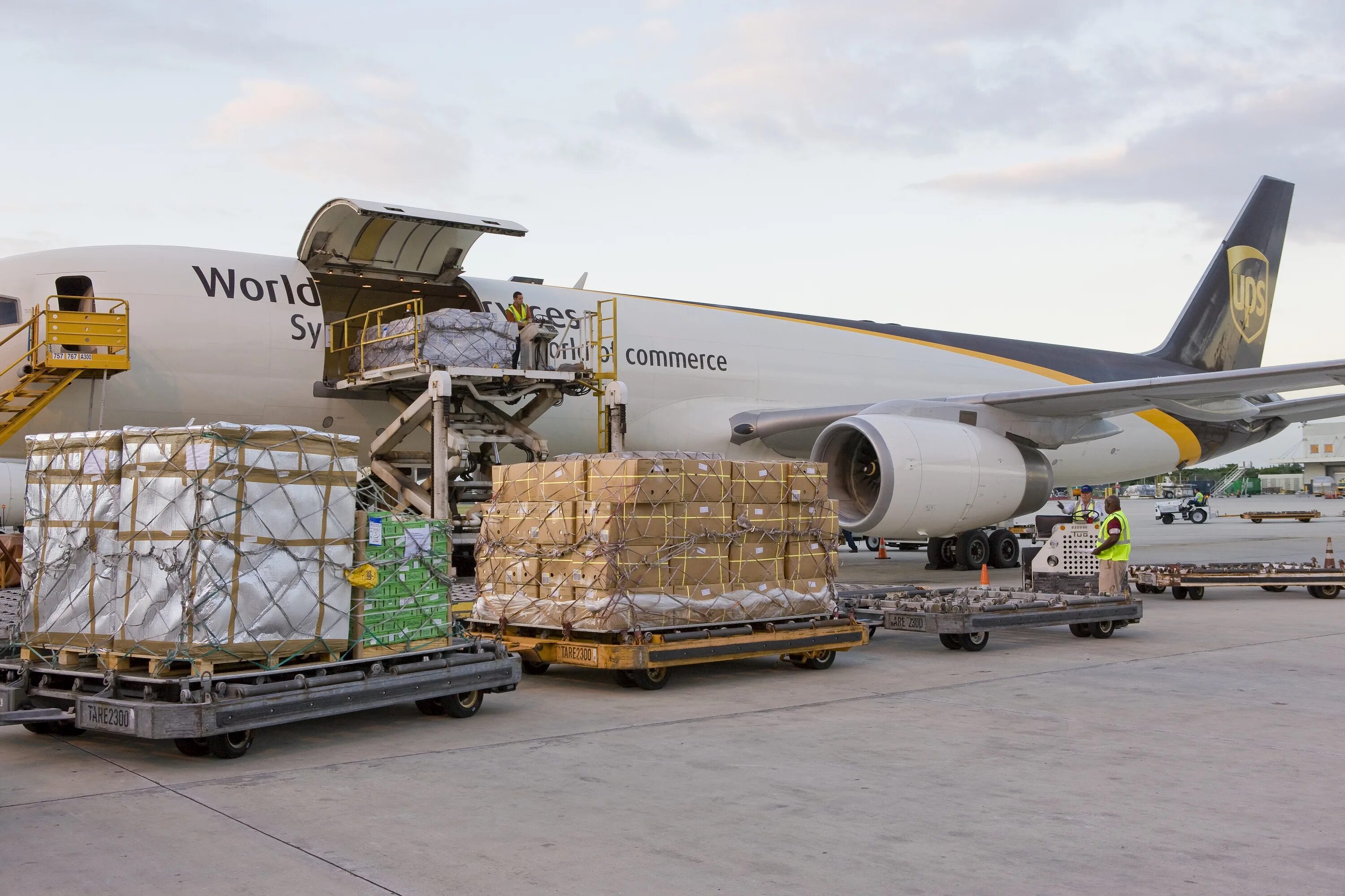 Cargo com. Ups Cargo. Карго логистика. Карго компания. Ups самолеты.