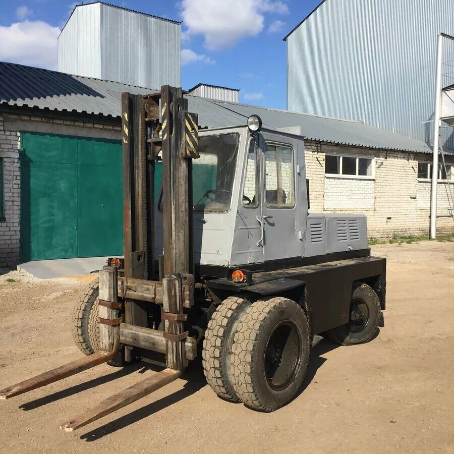 Авто ру погрузчики. Ап 40810 Львовский автопогрузчик. Львовский погрузчик 40810. Погрузчик Лев 40810. Погрузчик вилочный ап-40810.