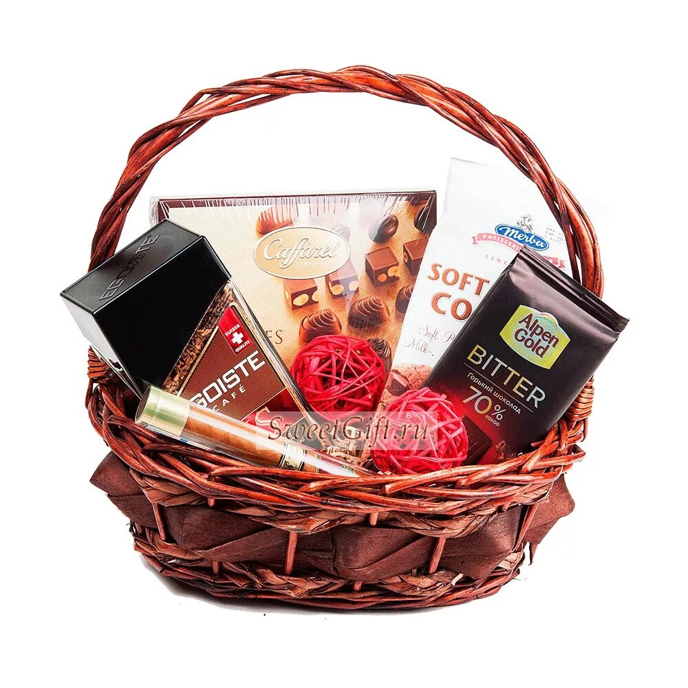 Подарочная корзина с продуктами. Продуктовый набор в подарок. Корзина для мужчины в подарок. Корзинки с алкоголем для мужчин. Подарочная корзина для мужчины.