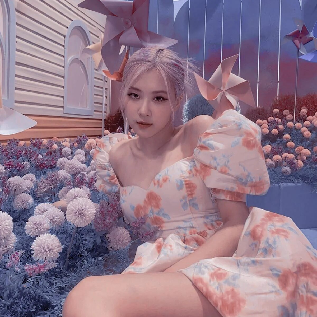 Он зе граунд. Дженни BLACKPINK Ice Cream 2020. Rose BLACKPINK 2021. Блэк Пинк 2022. Rose BLACKPINK 2022.