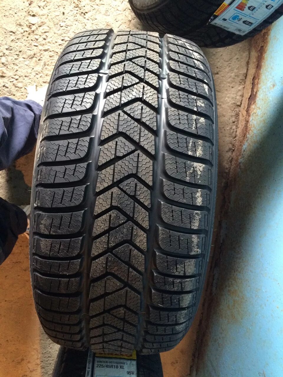 Pirelli winter sottozero. Hankook w419 шип xl 90t. Hankook winter icept iz 225/45/18. Pirelli sottozero winter r18. Автомобильная шина evergreen ew66 215/55 r16 97h зимняя.