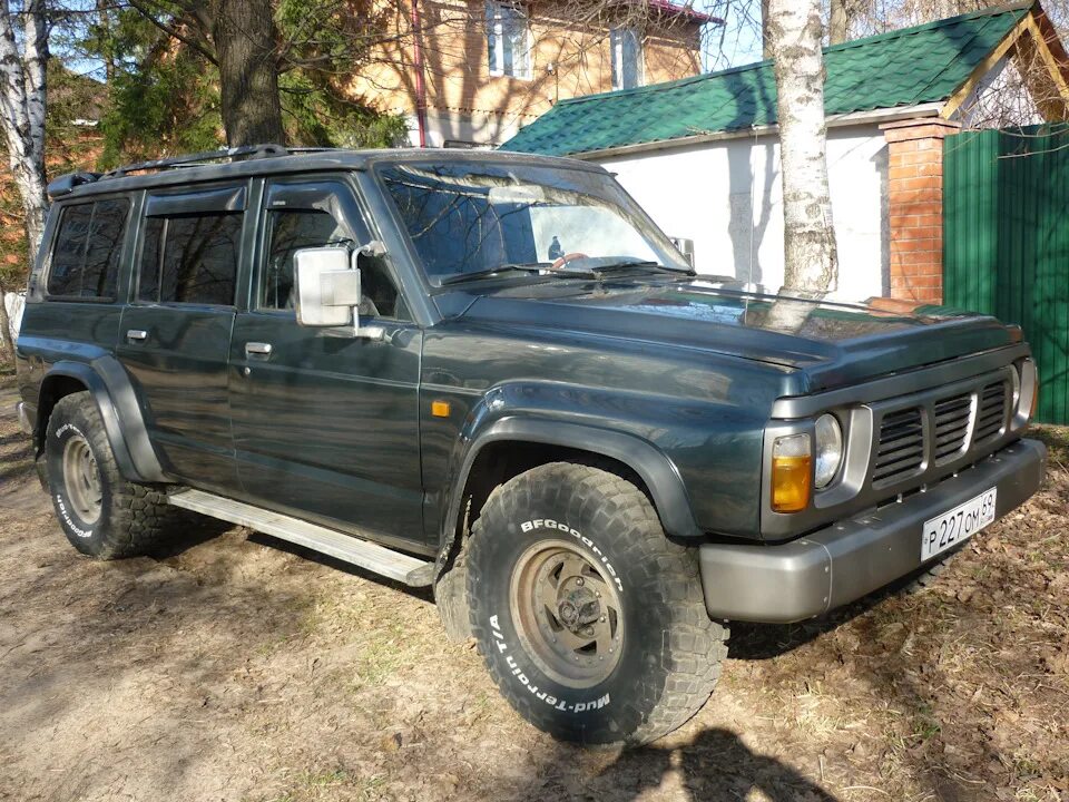 Ниссан пермский край. Nissan Patrol y60 1988. Nissan Patrol 90. Nissan Patrol 1995 y60. Ниссан Патрол 60.