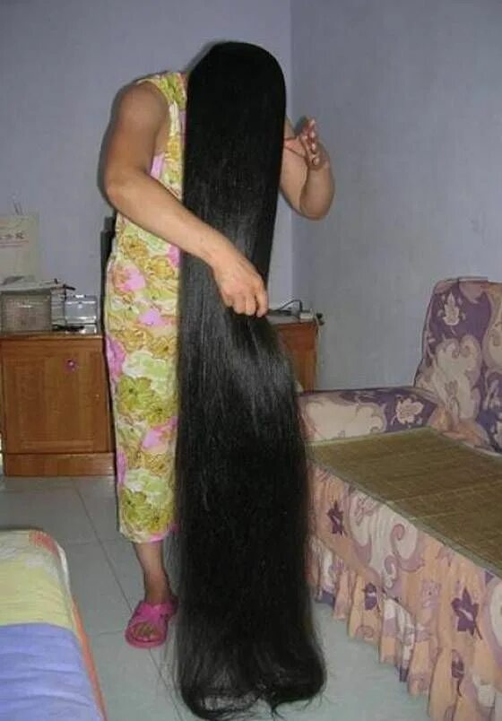 Длинные волосы. Очень длинные волосы. Девушки с очень длинными волосами. Девушка с самыми длинными волосами.