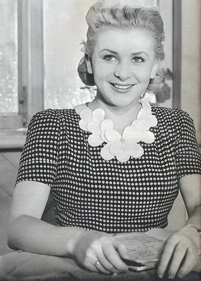 серова валентина васильевна актриса. татьяна кирилловна окуневская. советские актрисы 40-х годов. валентина седова. марина ладынина актриса.