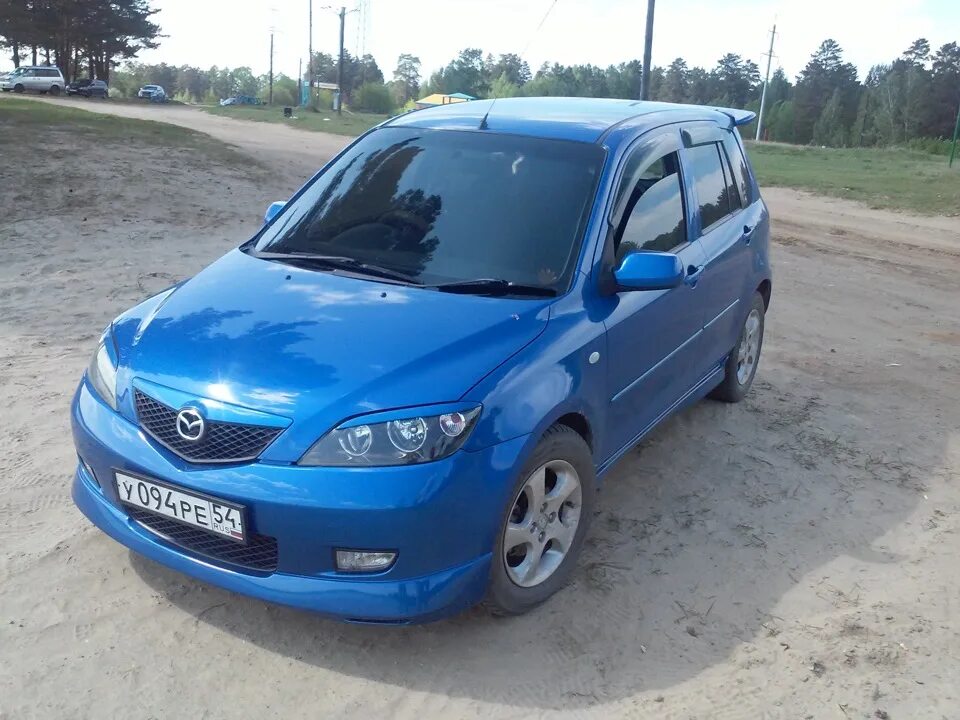 Купить мазду демио 1.3. Mazda Demio 1.5. Mazda Demio 2003. Mazda Demio, 2003 год. Мазда Демио 2003 1.3.