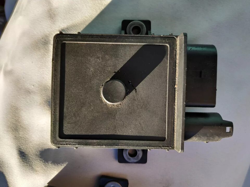 Блок накала х5 е70. Блок свечей накала е70. Блок управления свечами накала bmw x5 e53. Блок накала свечей бмв м 47. Блок свечей накала бмв е70.