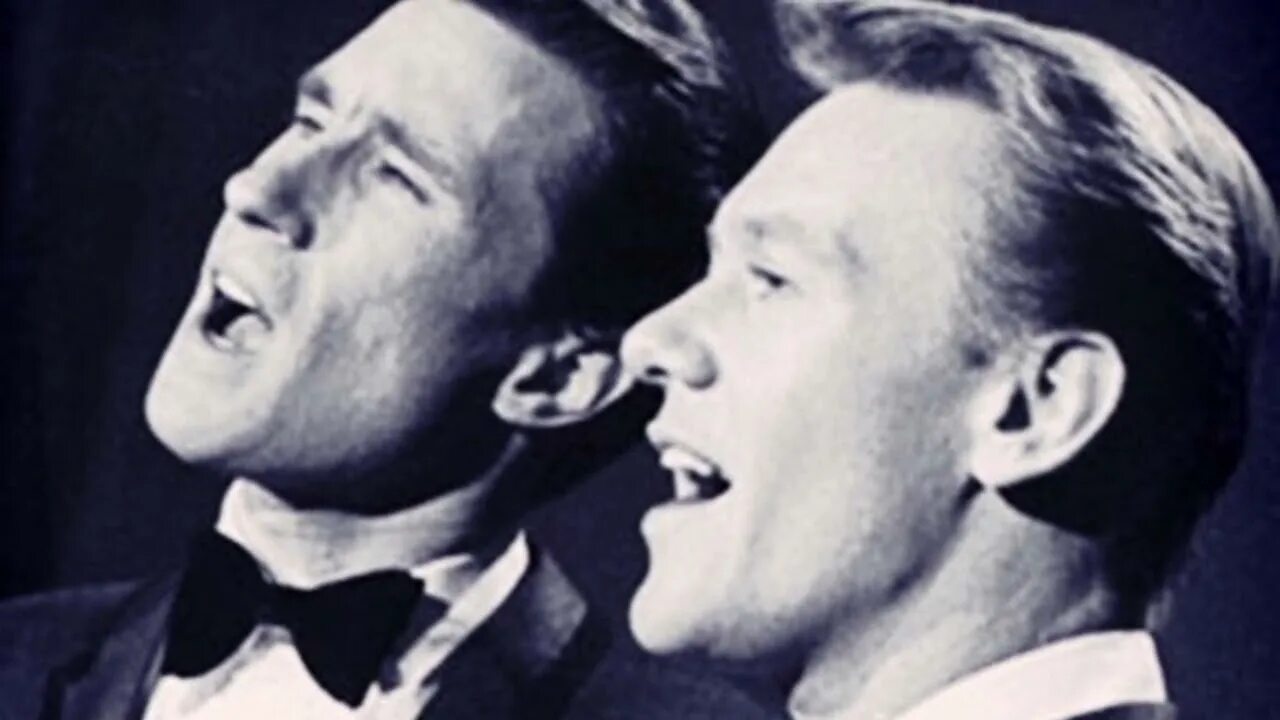 The righteous brothers unchained melody. Группа the Righteous brothers. The Righteous brothers 1969 `Rebirth`. Righteous brothers Robert Hatfield.