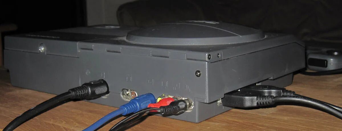 Commodore amiga cd32. Amiga cd32 Видеовыходы. Разъемы amiga 600. Магнитола с видеовыходом на монитор.