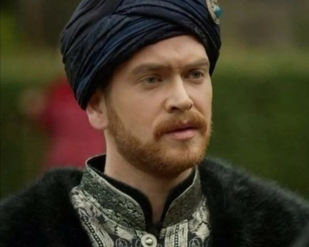 Селим мехмед мустафа. Селим. Эмир гюне империя кёсем. Шехзаде селим великолепный век. Мехмет гюнсюр великолепный век мустафа.