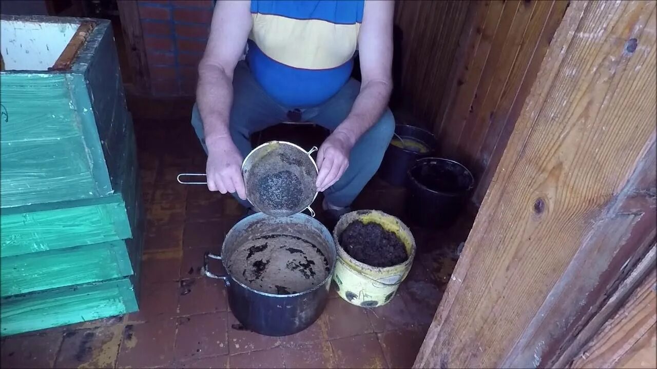 Как вытопить воск из сот. Перетопка пчелиного воска. пчеловодство перетопка воска. вытопка воска. вытопки пасечные.
