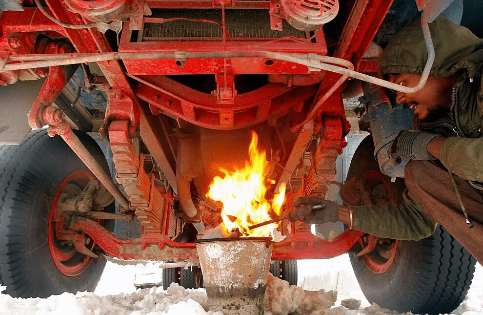 Отогрев автомобиля. Пушка для прогрева автомобиля. Индикатор антифриза на панели приборов. Индикатор температуры двигателя kia rio 3. Прогрев двигателя лампой.