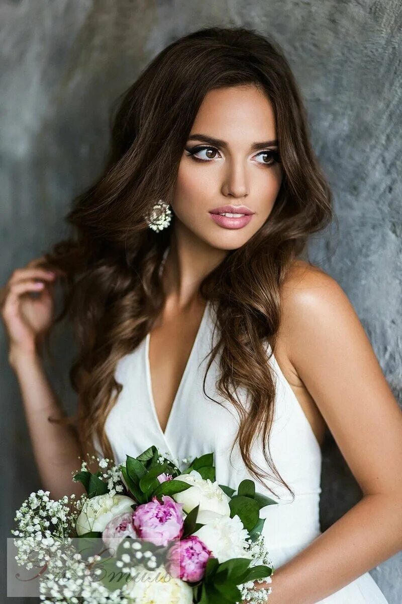 Нина добрев. Смуглые шатенки. Смуглая девушка с каштановыми волосами. Адриана лима макияж дневной. Смуглые шатенки.