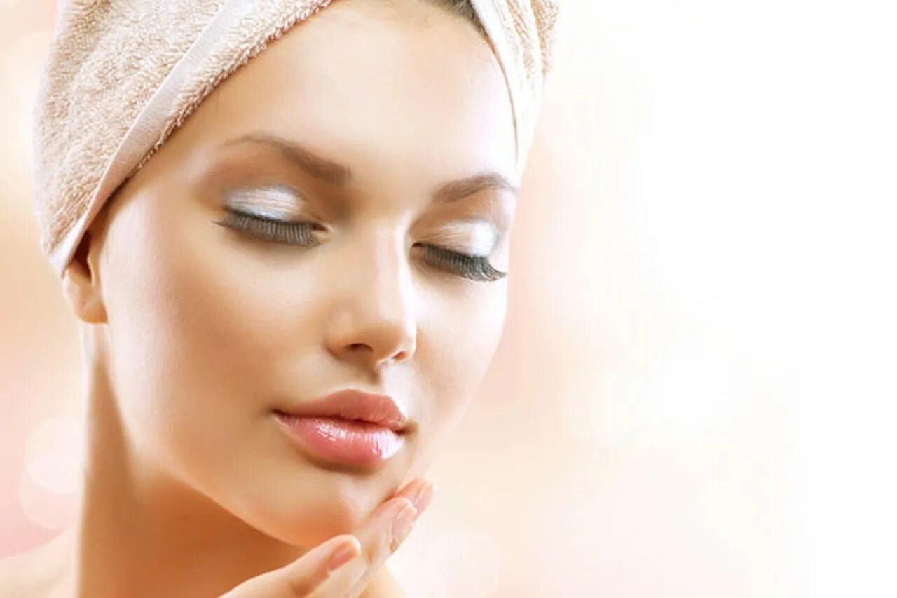 женское лицо. чтобы больше было красоты. девушка косметология. чтобы больше было красоты. девушка лицо косметика.