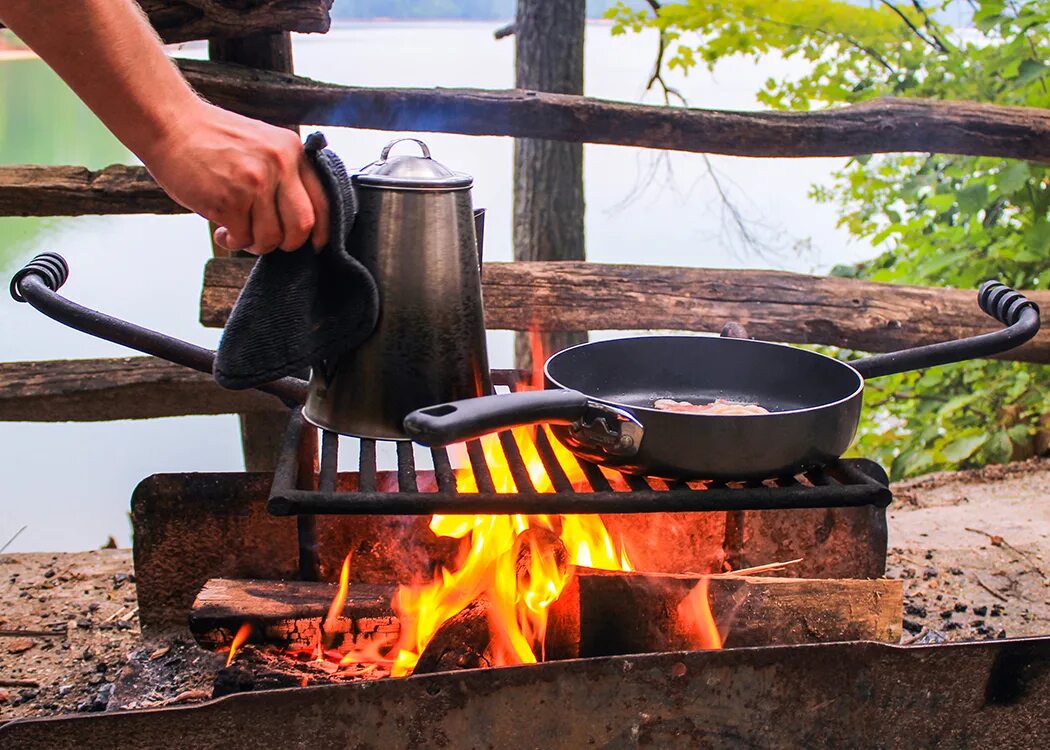 Camping and cooking. Кемпинг обед. Camping and cooking. Блюда для кемпинга. Camping and cooking.