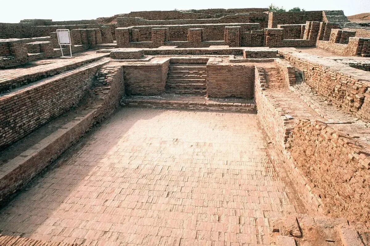 Древнеримские термы. The great bath. Южная великобритания. The great bath. Hamambath баку.