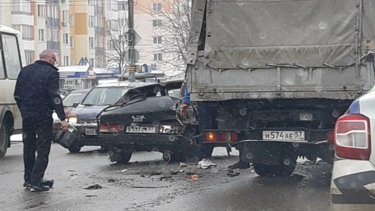 сотрудник гибдд. дтп в орле на московском шоссе. водитель троллейбуса ссср.