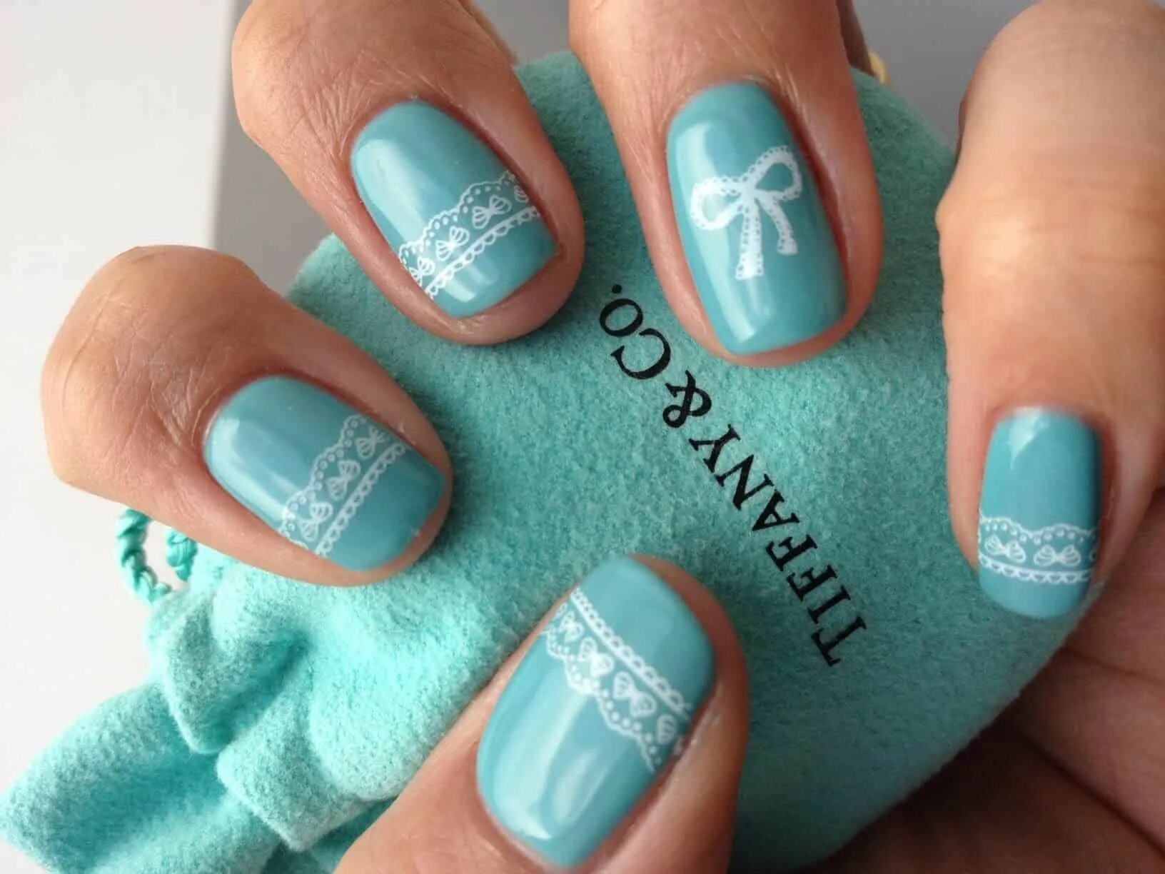 ногти тиффани матовые. маникюр цвета тиффани. тиффани нейл. френч тиффани. маникюр цвета тиффани.