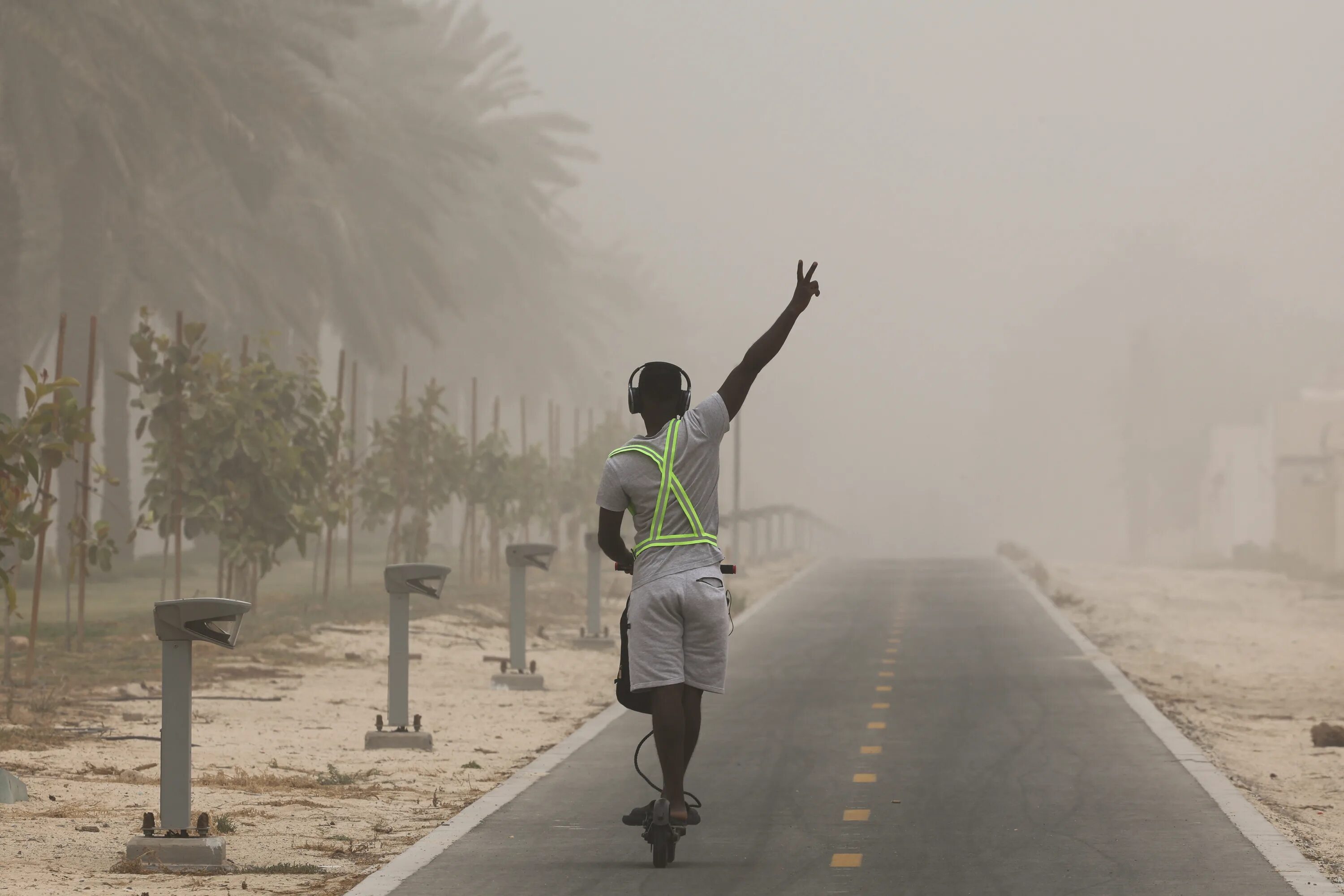 Бывают ли дожди в дубае. Песчаная буря эмираты. Песчаная буря в Дубае. Пыльная буря в Дубае. Пустынная буря Дубай.