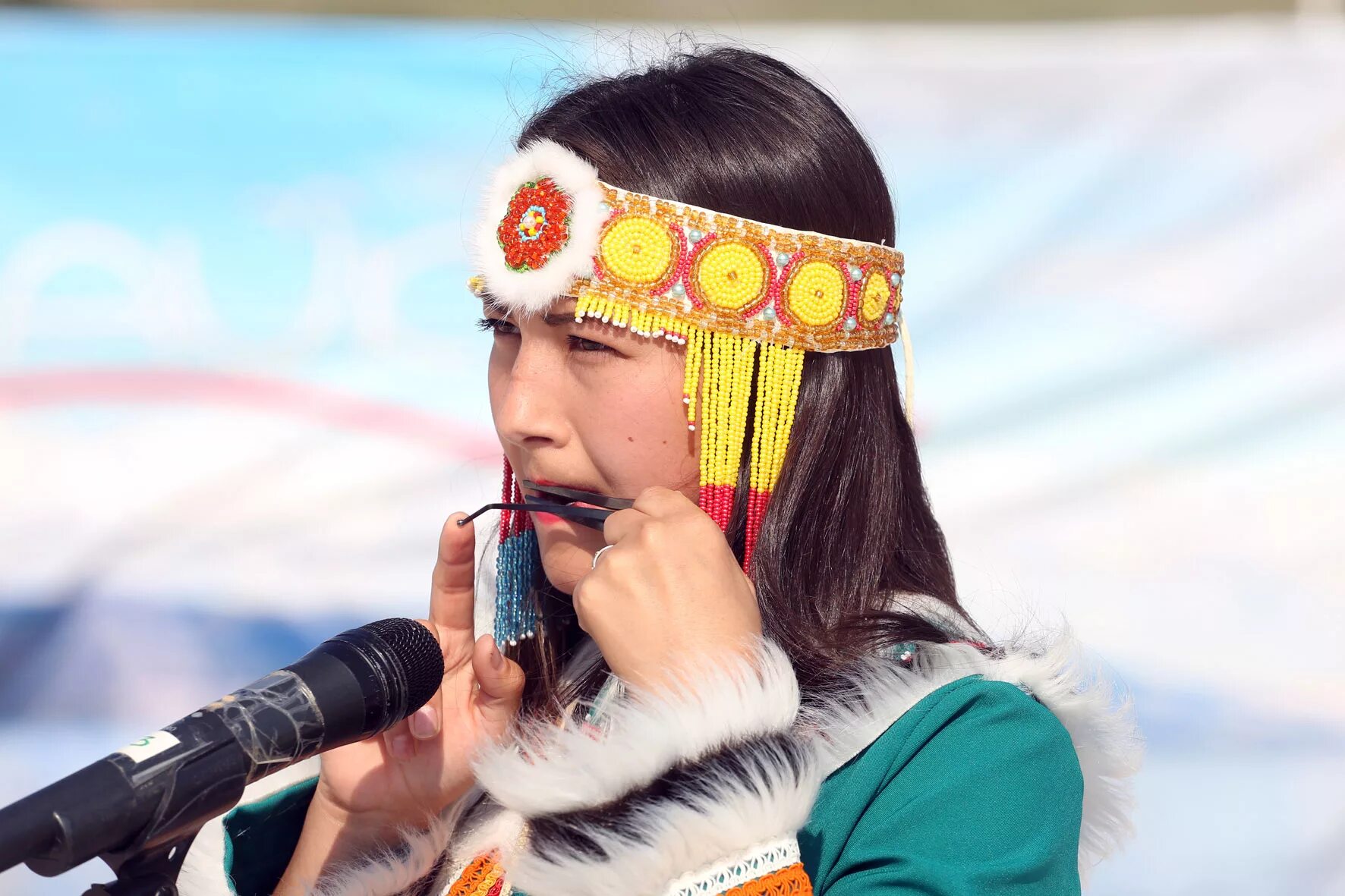 якутская песня лета. якутский народный костюм. якутская народная песня. якутская песня лета. этно ансамбль якутия.