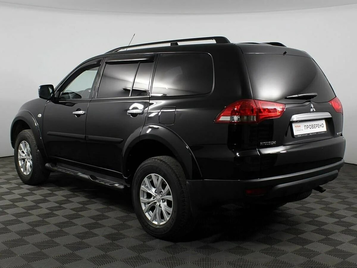 Pajero sport 2010. Mitsubishi Pajero Sport 2014 черный. Mitsubishi Pajero Sport черный 2012. Митсубиси Паджеро спорт 2 черный. Митсубиси Паджеро спорт 2014.