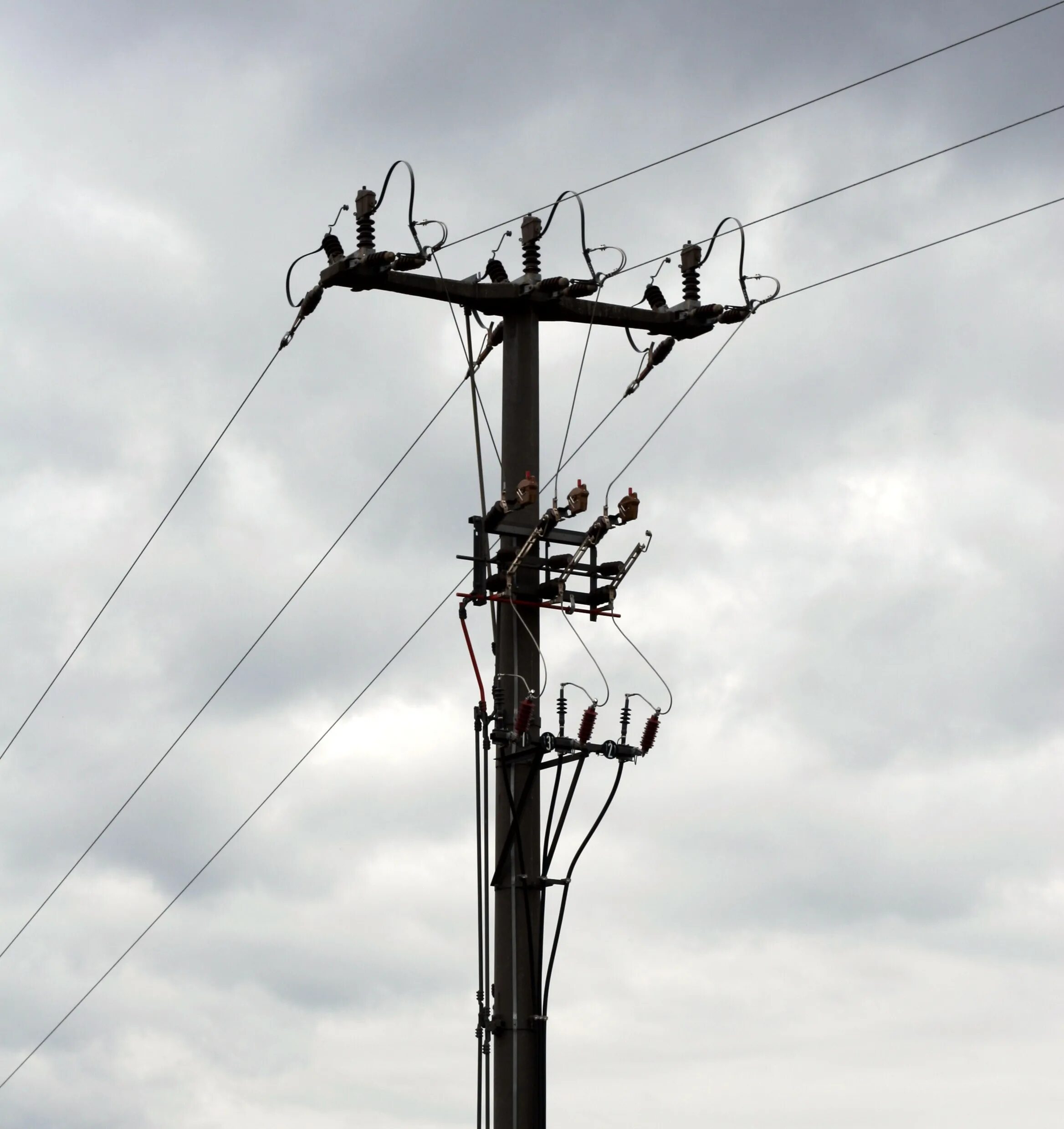 Опора линии электропередач связи. Столбы ЛЭП 10кв. Electric Power line 10 KV. Опора вл 10 кв. Деревянная опора ЛЭП 10 кв.