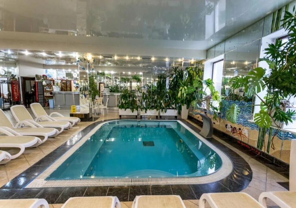 «сочи-бриз» пансионат. , 72, сочи. «сочи-бриз» пансионат. Гостиница бриз сочи. Бриз отель сочи бассейн.