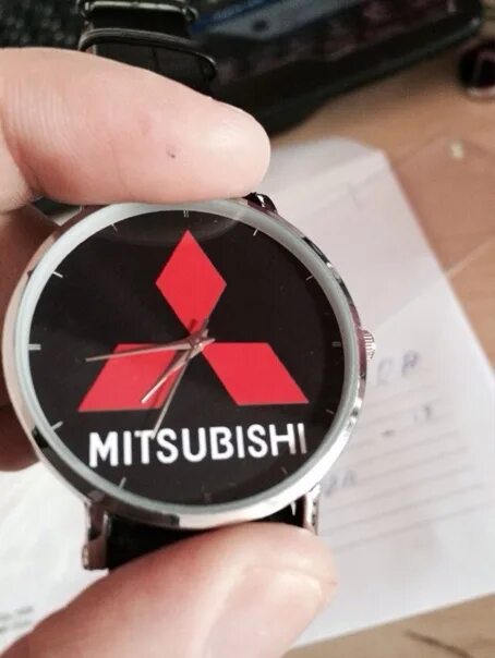 Mitsubishi час. Часы Mitsubishi. Часы Митсубиси наручные. Часы БПАН. Фишка на часики Митсубиси.