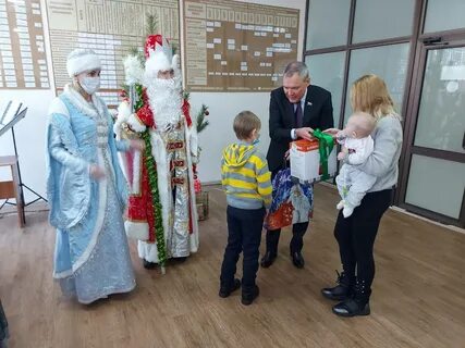 Новогодние подарки многодетным семьям